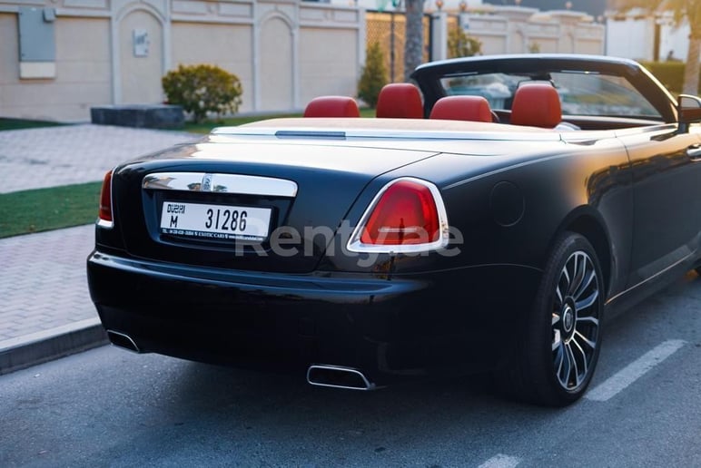 Rolls Royce Dawn Black Badge (Schwarz), 2020  zur Miete in Dubai