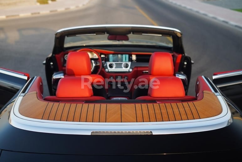 Rolls Royce Dawn Black Badge (Schwarz), 2020  zur Miete in Dubai