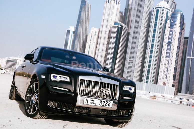 Rolls Royce Ghost (Schwarz), 2017  zur Miete in Dubai