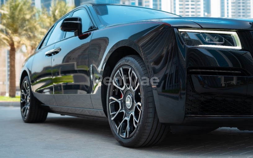 Rolls Royce Ghost Black Badge (Noir), 2022 &agrave; louer &agrave; Duba&iuml;