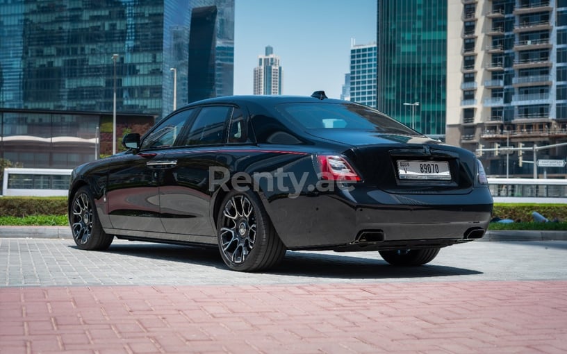 Rolls Royce Ghost Black Badge (Noir), 2022 &agrave; louer &agrave; Duba&iuml;