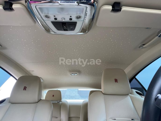 Rolls Royce Wraith (Negro), 2020 para alquiler en Dub&aacute;i