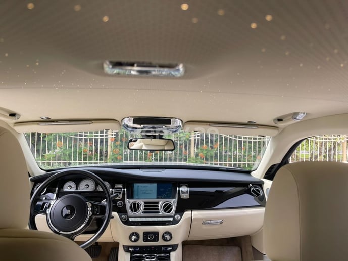 Rolls Royce Wraith (Negro), 2020 para alquiler en Dub&aacute;i