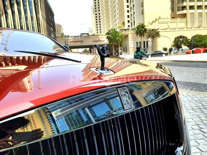 Rolls Royce Wraith- BLACK BADGE (Schwarz), 2019  zur Miete in Dubai