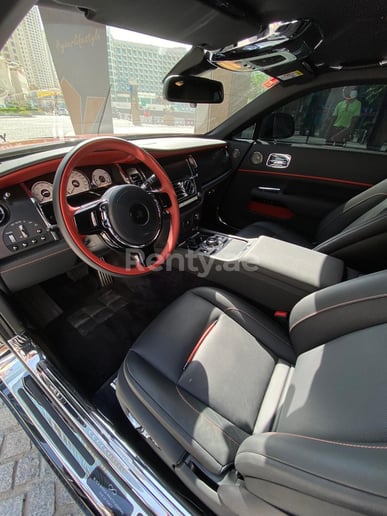 Rolls Royce Wraith- BLACK BADGE (Schwarz), 2019  zur Miete in Dubai