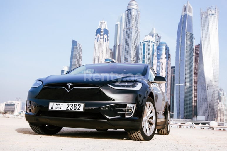 Tesla Model X (Black), 2017 in affitto a Dubai