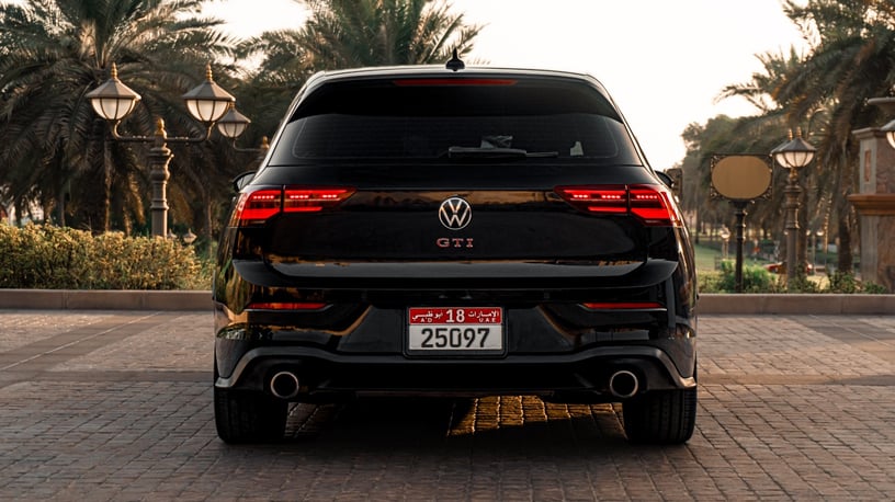 Volkswagen Golf GTI (Schwarz), 2021  zur Miete in Abu Dhabi