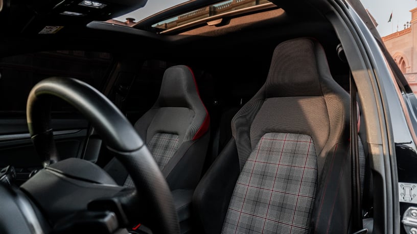 Volkswagen Golf GTI (Schwarz), 2021  zur Miete in Abu Dhabi