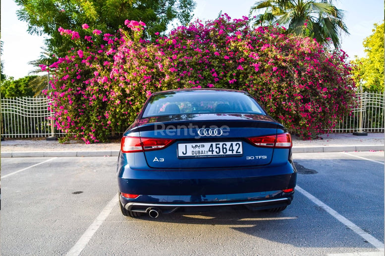 Audi A3 (Bleue), 2018 &agrave; louer &agrave; Duba&iuml;