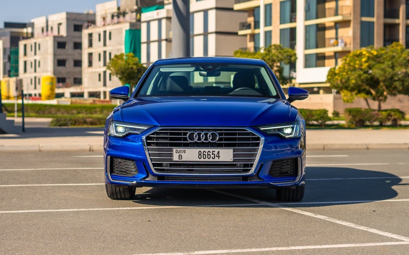 Audi A6 (Azul), 2024 para alquiler en Ras Al Khaimah