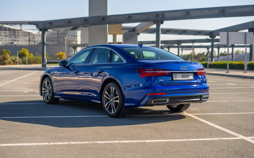 Audi A6 (Azul), 2024 para alquiler en Ras Al Khaimah