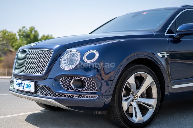 Bentley Bentayga W12 (Azul), 2019 para alquiler en Dub&aacute;i