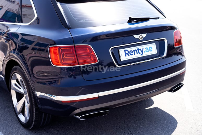 Bentley Bentayga W12 (Azul), 2019 para alquiler en Dub&aacute;i