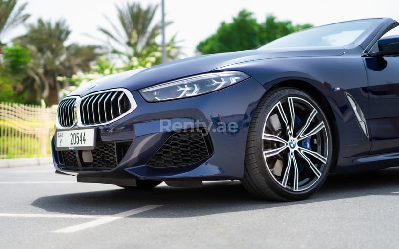 BMW 840i cabrio (Blu Scuro), 2021 in affitto a Sharjah