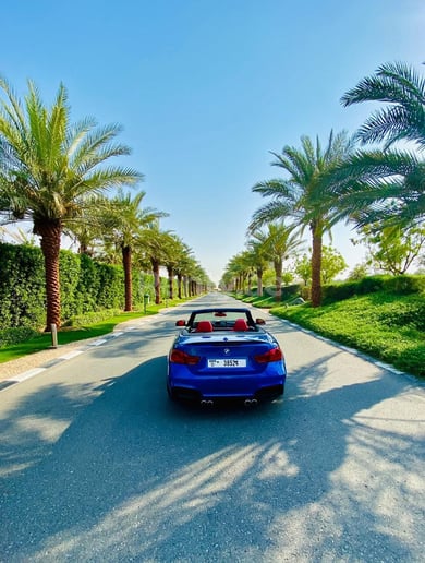 BMW 430i cabrio (Blauw), 2018 te huur in Dubai