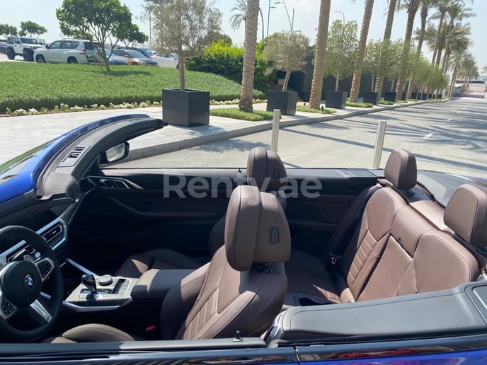BMW 4 Series, 440i (Blauw), 2021 te huur in Dubai
