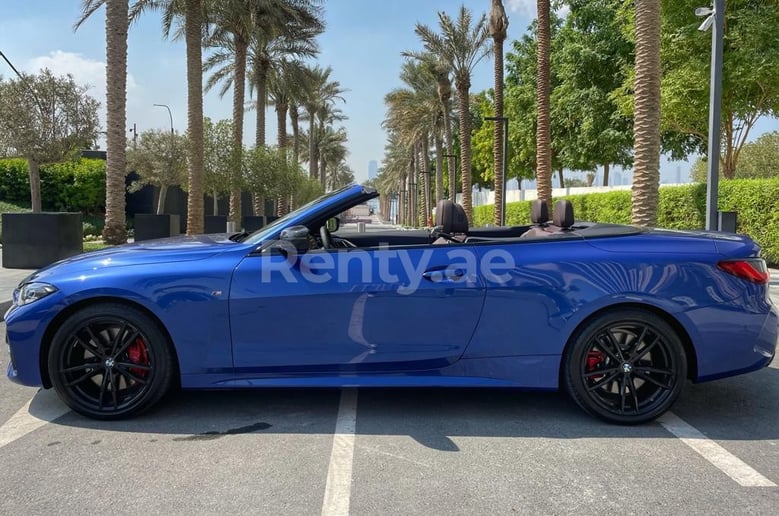 BMW 4 Series, 440i (Blauw), 2021 te huur in Dubai