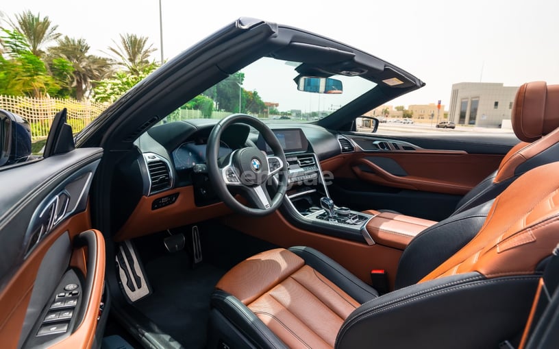 BMW 840i cabrio (Blu), 2021 in affitto a Abu Dhabi