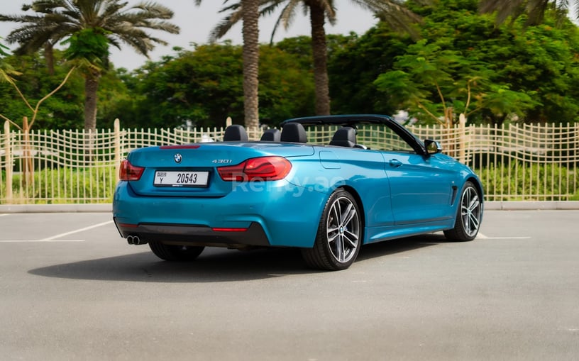 BMW 430i cabrio (Blu), 2020 in affitto a Abu Dhabi