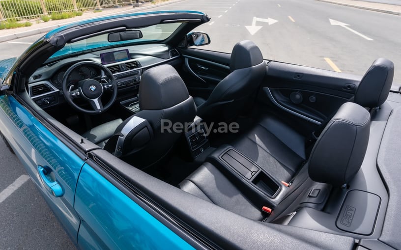 BMW 430i cabrio (Blu), 2020 in affitto a Abu Dhabi