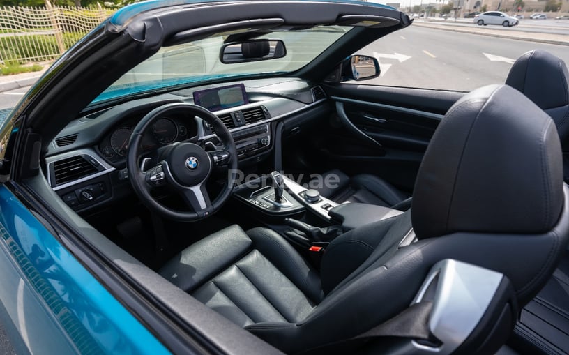 BMW 430i cabrio (Blu), 2020 in affitto a Abu Dhabi