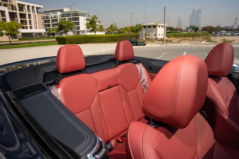 BMW 4 Serie (Blau), 2025  zur Miete in Ras Al Khaimah