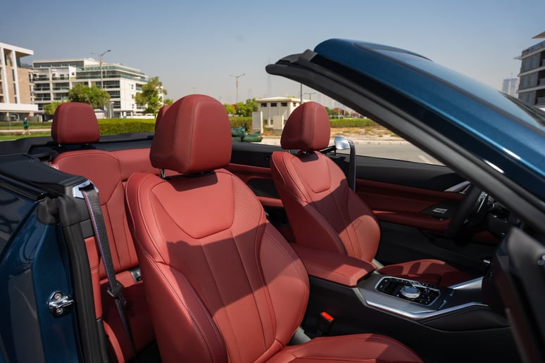 BMW 4 Serie (Blau), 2025  zur Miete in Ras Al Khaimah