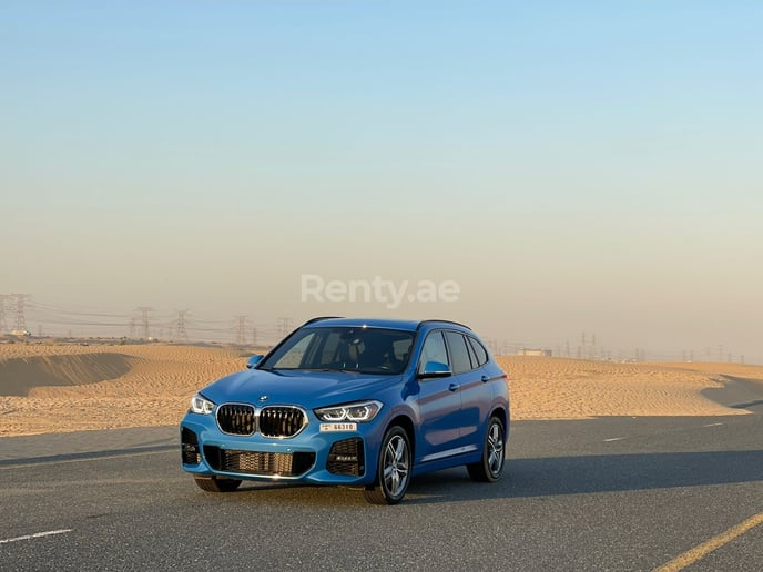 BMW X1 M (Bleue), 2020 &agrave; louer &agrave; Duba&iuml;