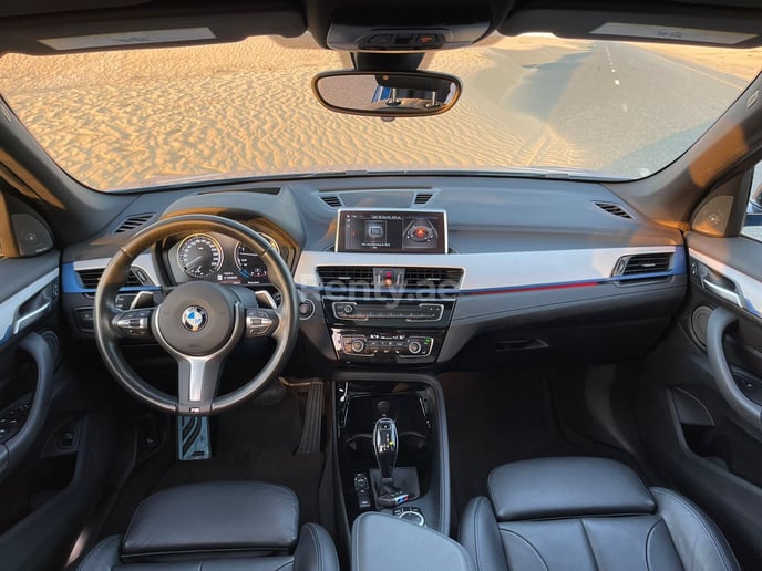BMW X1 M (Bleue), 2020 &agrave; louer &agrave; Duba&iuml;