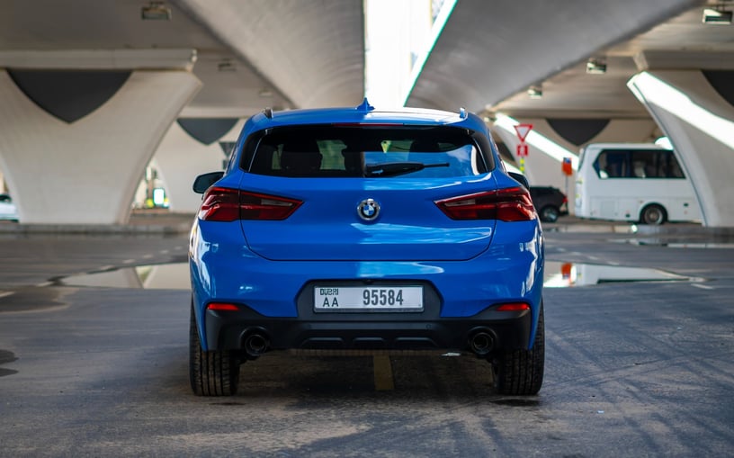 BMW X2 (Azul), 2022 para alquiler en Sharjah