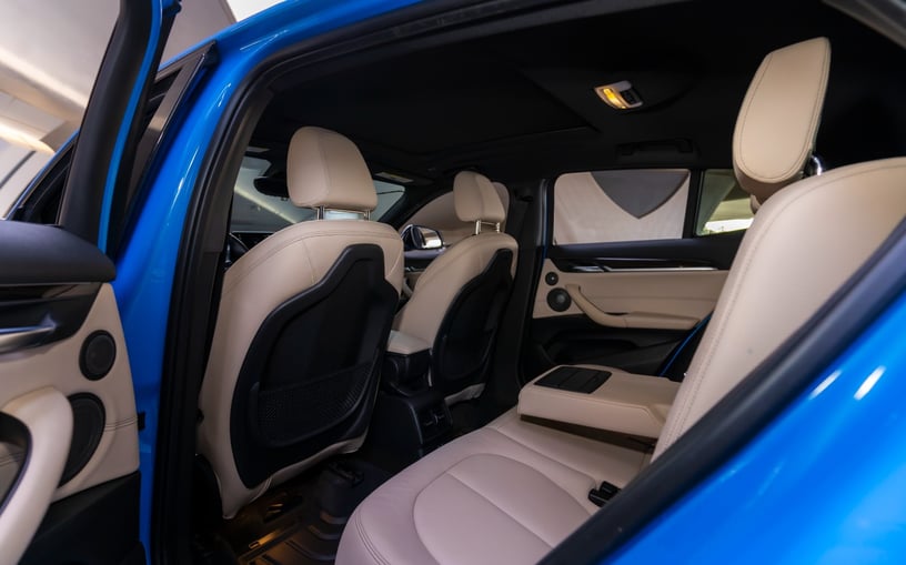 BMW X2 (Azul), 2022 para alquiler en Sharjah