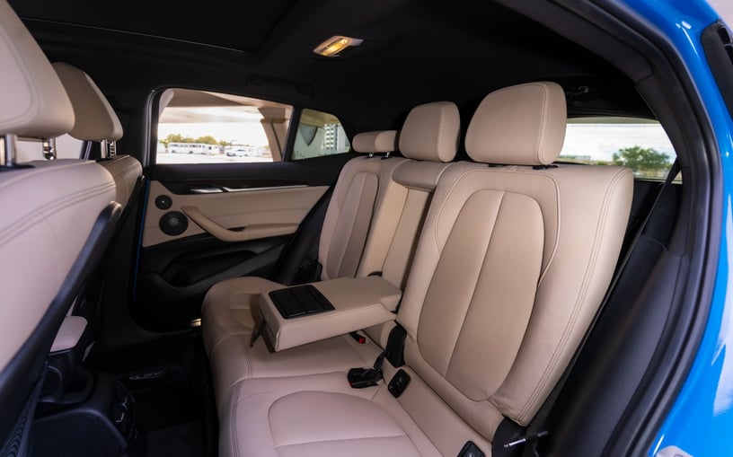 BMW X2 (Azul), 2022 para alquiler en Sharjah