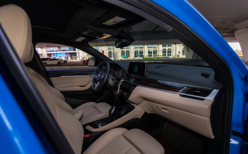 BMW X2 (Azul), 2022 para alquiler en Sharjah