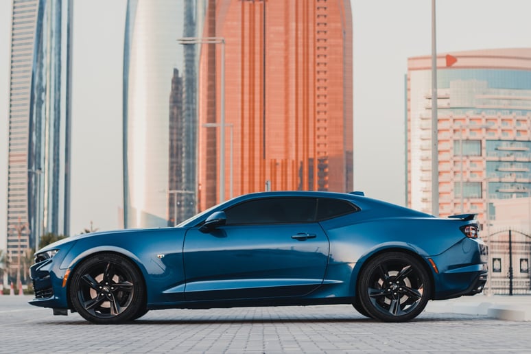 Chevrolet Camaro SS (Azul), 2022 para alquiler en Abu Dhabi