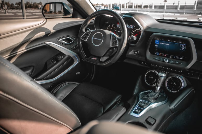 Chevrolet Camaro SS (Azul), 2022 para alquiler en Abu Dhabi