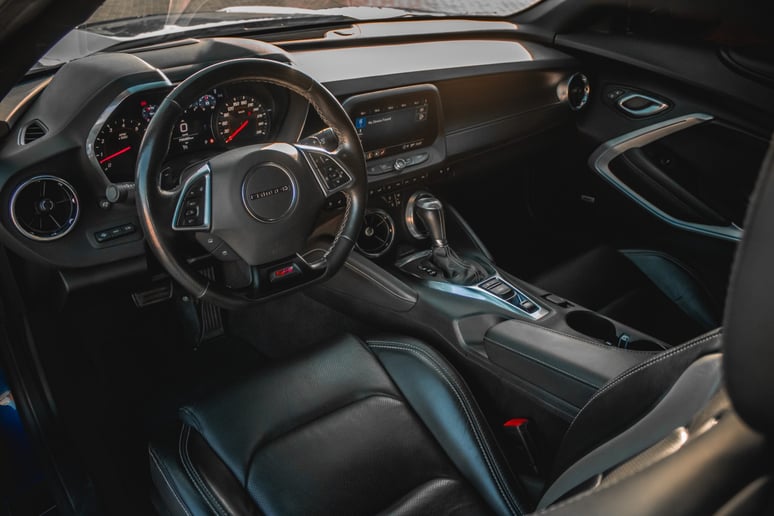 Chevrolet Camaro SS (Azul), 2022 para alquiler en Abu Dhabi