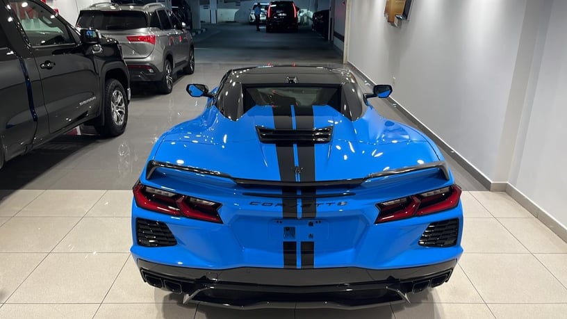 Chevrolet Corvette Convertible (Azul), 2024 para alquiler en Dub&aacute;i