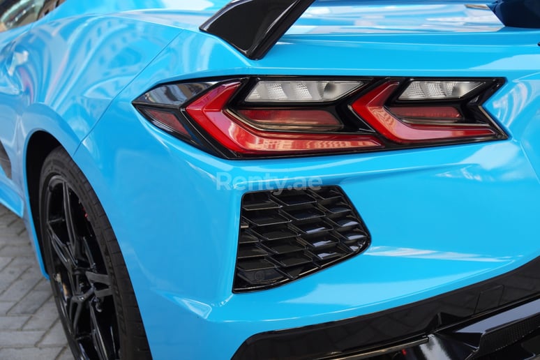 Chevrolet Corvette (Blauw), 2021 te huur in Dubai