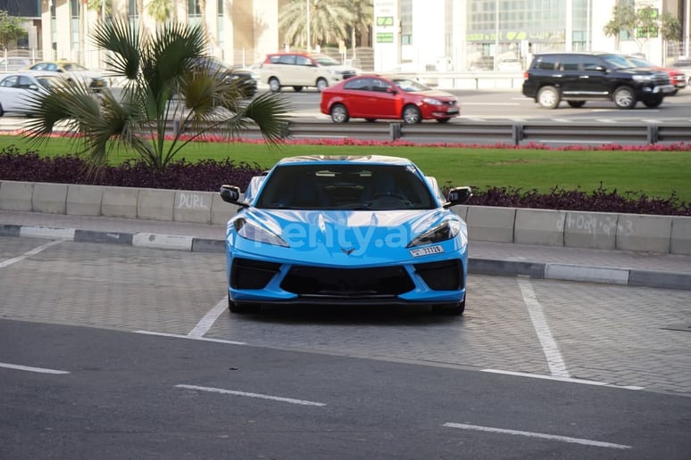 Chevrolet Corvette (Blau), 2021  zur Miete in Sharjah