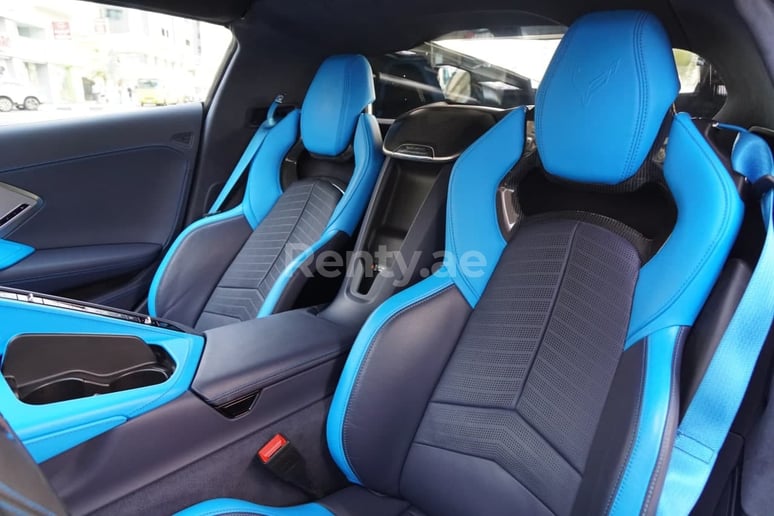 Chevrolet Corvette (Blau), 2021  zur Miete in Sharjah