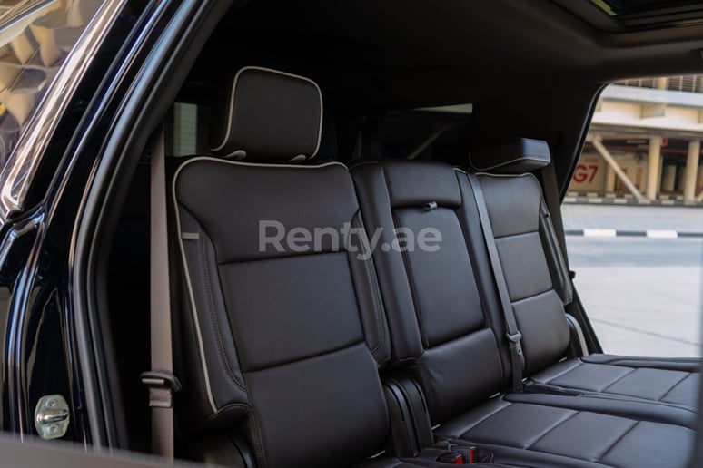 Chevrolet Tahoe (Azul), 2021 para alquiler en Abu Dhabi