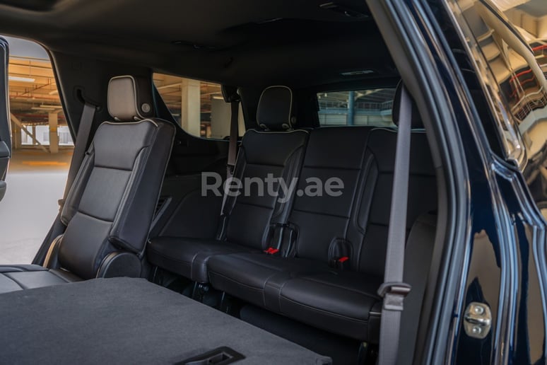 Chevrolet Tahoe (Azul), 2021 para alquiler en Abu Dhabi