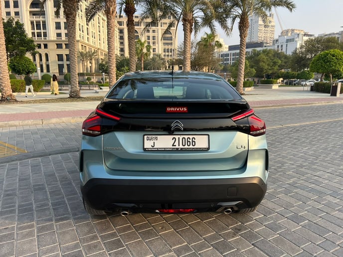 Citroen C4 (Azul), 2024 para alquiler en Abu Dhabi