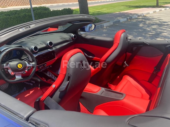 Ferrari Portofino Rosso (Синий), 2020 для аренды в Рас-эль-Хайме