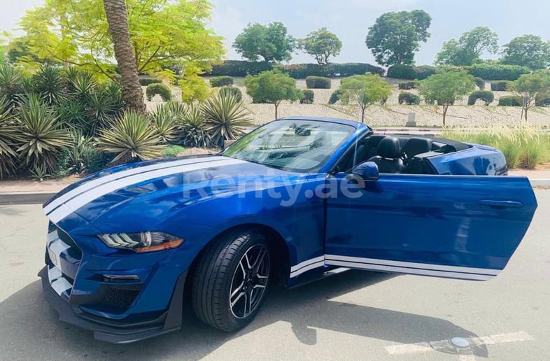 Ford Mustang (Blu), 2019 in affitto a Dubai