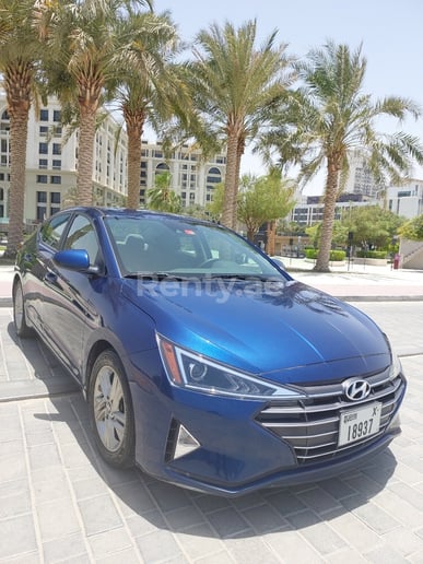 Hyundai Elantra (Blau), 2021  zur Miete in Sharjah