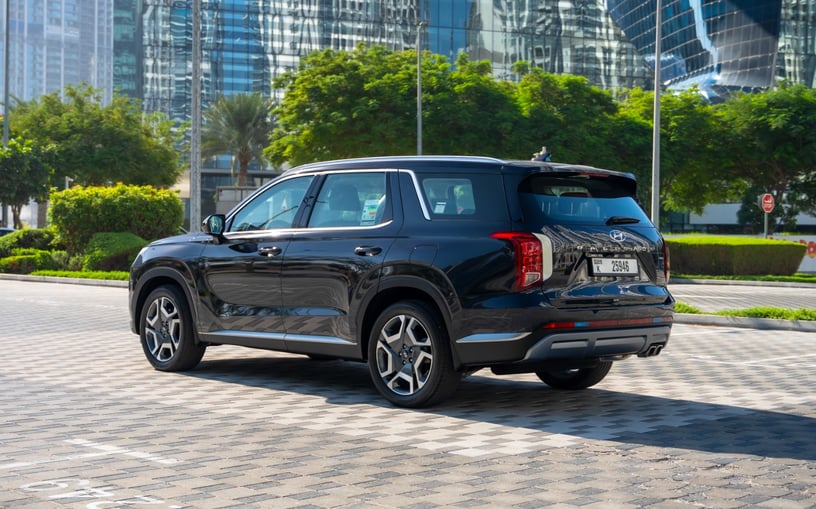 Hyundai Palisade (Negro), 2025 para alquiler en Abu Dhabi