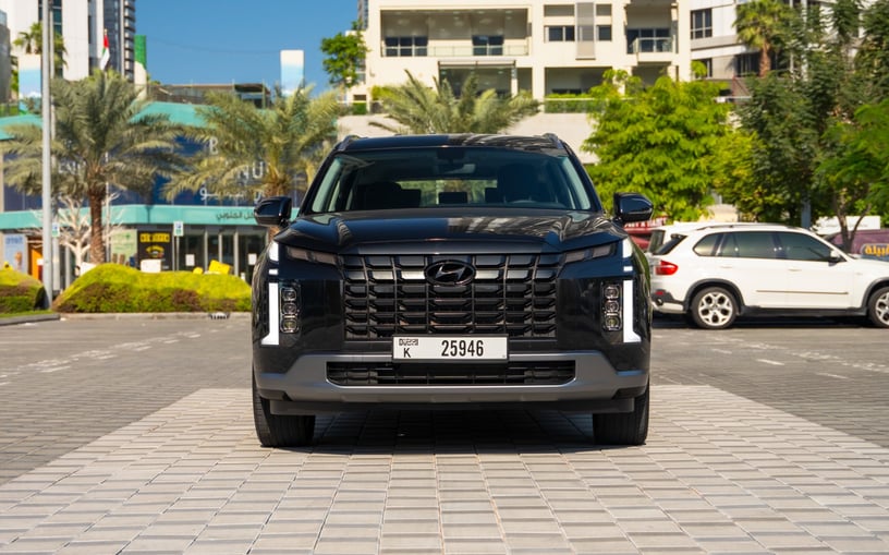 Hyundai Palisade (Negro), 2025 para alquiler en Abu Dhabi