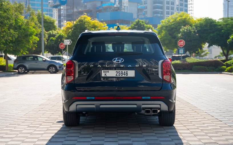 Hyundai Palisade (Negro), 2025 para alquiler en Abu Dhabi