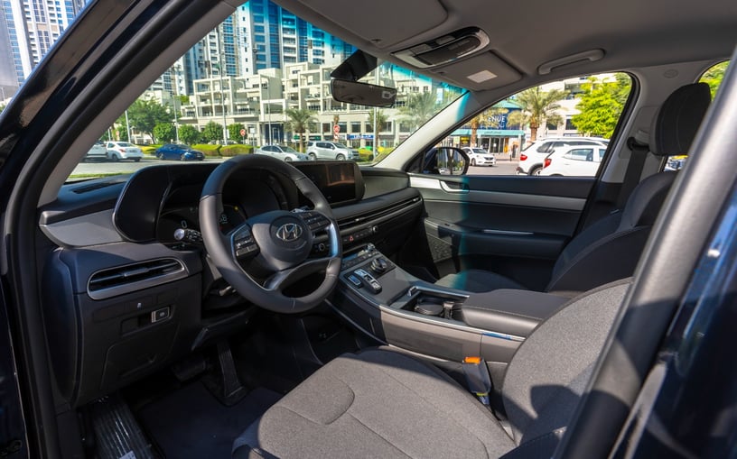 Hyundai Palisade (Negro), 2025 para alquiler en Abu Dhabi